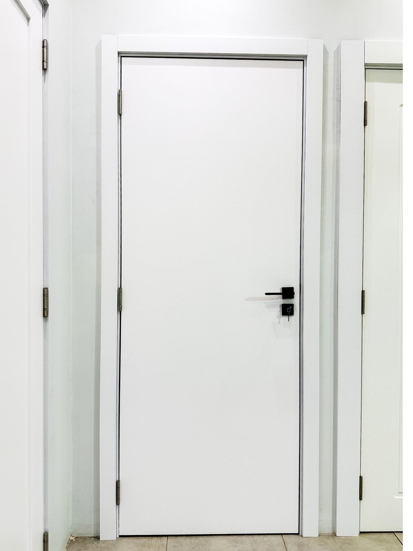 Porta Essenza com estética minimalista em laca PU